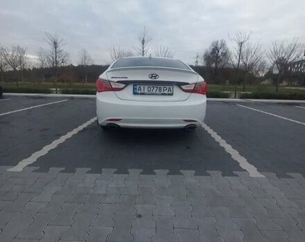 Белый Хендай Соната, объемом двигателя 2.36 л и пробегом 171 тыс. км за 8300 $, фото 4 на Automoto.ua
