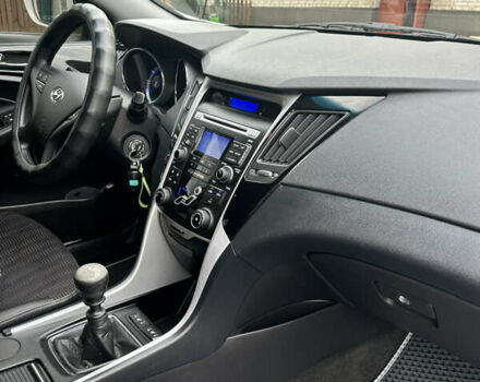 Белый Хендай Соната, объемом двигателя 2 л и пробегом 78 тыс. км за 10000 $, фото 19 на Automoto.ua