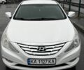 Белый Хендай Соната, объемом двигателя 2.4 л и пробегом 200 тыс. км за 8895 $, фото 1 на Automoto.ua