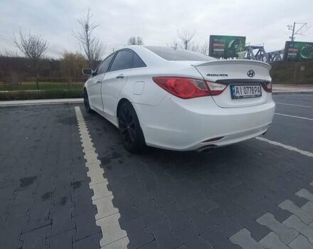 Белый Хендай Соната, объемом двигателя 2.36 л и пробегом 171 тыс. км за 8300 $, фото 5 на Automoto.ua