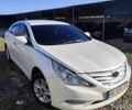 Белый Хендай Соната, объемом двигателя 2 л и пробегом 113 тыс. км за 9800 $, фото 1 на Automoto.ua