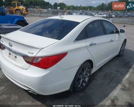 Белый Хендай Соната, объемом двигателя 2 л и пробегом 160 тыс. км за 6300 $, фото 1 на Automoto.ua
