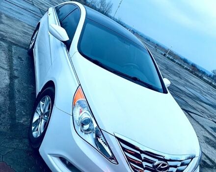 Белый Хендай Соната, объемом двигателя 2.4 л и пробегом 160 тыс. км за 9700 $, фото 1 на Automoto.ua