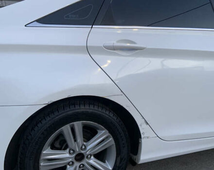 Белый Хендай Соната, объемом двигателя 2 л и пробегом 199 тыс. км за 9000 $, фото 9 на Automoto.ua