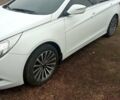 Белый Хендай Соната, объемом двигателя 2 л и пробегом 190 тыс. км за 9900 $, фото 1 на Automoto.ua
