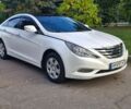 Білий Хендай Соната, об'ємом двигуна 2.4 л та пробігом 292 тис. км за 9000 $, фото 1 на Automoto.ua