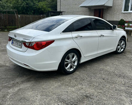 Белый Хендай Соната, объемом двигателя 2 л и пробегом 81 тыс. км за 10000 $, фото 2 на Automoto.ua