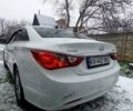 Белый Хендай Соната, объемом двигателя 2 л и пробегом 217 тыс. км за 8500 $, фото 5 на Automoto.ua