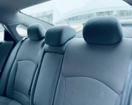 Белый Хендай Соната, объемом двигателя 2.4 л и пробегом 168 тыс. км за 7000 $, фото 4 на Automoto.ua