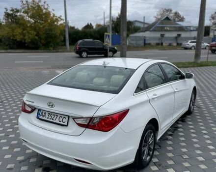 Белый Хендай Соната, объемом двигателя 2.36 л и пробегом 100 тыс. км за 9700 $, фото 2 на Automoto.ua