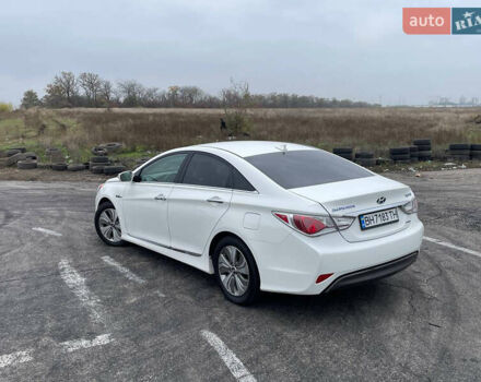 Білий Хендай Соната, об'ємом двигуна 2.4 л та пробігом 150 тис. км за 9900 $, фото 4 на Automoto.ua