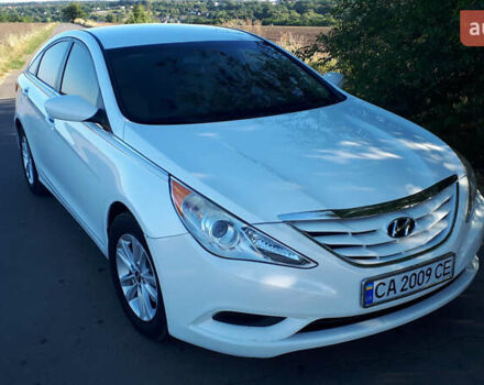 Белый Хендай Соната, объемом двигателя 2.4 л и пробегом 170 тыс. км за 7900 $, фото 3 на Automoto.ua