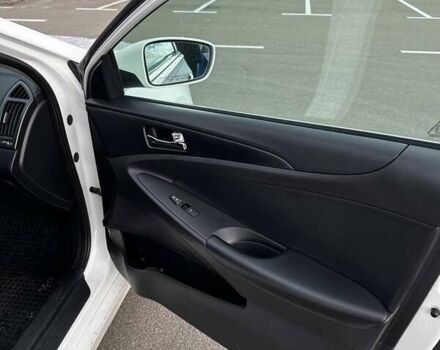 Белый Хендай Соната, объемом двигателя 2.36 л и пробегом 153 тыс. км за 9200 $, фото 21 на Automoto.ua