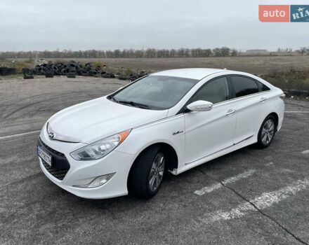 Белый Хендай Соната, объемом двигателя 2.36 л и пробегом 150 тыс. км за 9700 $, фото 4 на Automoto.ua