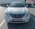 Белый Хендай Соната, объемом двигателя 2 л и пробегом 620 тыс. км за 6500 $, фото 1 на Automoto.ua
