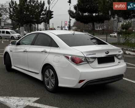 Белый Хендай Соната, объемом двигателя 2.36 л и пробегом 150 тыс. км за 10300 $, фото 7 на Automoto.ua