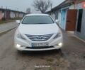 Белый Хендай Соната, объемом двигателя 2 л и пробегом 208 тыс. км за 8500 $, фото 1 на Automoto.ua