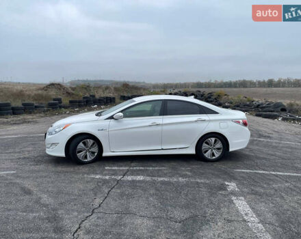 Білий Хендай Соната, об'ємом двигуна 2.4 л та пробігом 150 тис. км за 9900 $, фото 5 на Automoto.ua