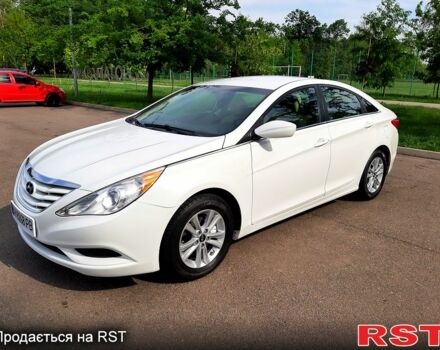 Білий Хендай Соната, об'ємом двигуна 2.4 л та пробігом 230 тис. км за 7000 $, фото 1 на Automoto.ua