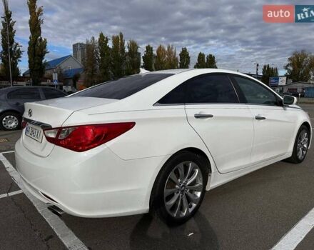 Белый Хендай Соната, объемом двигателя 2.36 л и пробегом 153 тыс. км за 9200 $, фото 8 на Automoto.ua