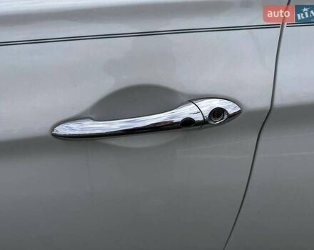 Белый Хендай Соната, объемом двигателя 2.36 л и пробегом 153 тыс. км за 9200 $, фото 18 на Automoto.ua