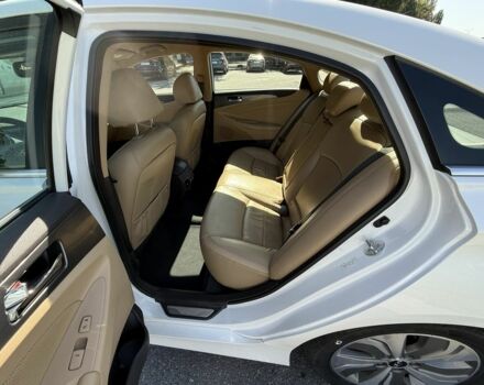 Белый Хендай Соната, объемом двигателя 2.4 л и пробегом 368 тыс. км за 7900 $, фото 12 на Automoto.ua