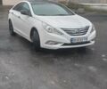 Белый Хендай Соната, объемом двигателя 2 л и пробегом 313 тыс. км за 9000 $, фото 1 на Automoto.ua