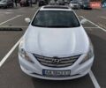 Белый Хендай Соната, объемом двигателя 2.36 л и пробегом 153 тыс. км за 9200 $, фото 3 на Automoto.ua