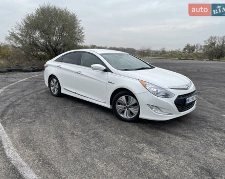 Белый Хендай Соната, объемом двигателя 2.36 л и пробегом 150 тыс. км за 9700 $, фото 6 на Automoto.ua