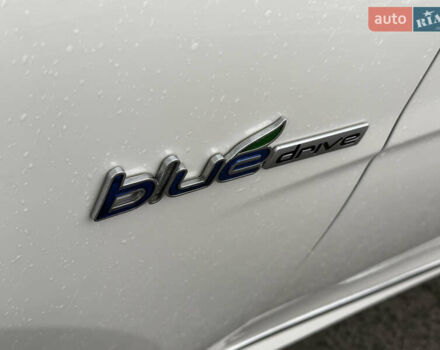 Белый Хендай Соната, объемом двигателя 2.36 л и пробегом 150 тыс. км за 10300 $, фото 5 на Automoto.ua