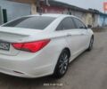 Белый Хендай Соната, объемом двигателя 2 л и пробегом 208 тыс. км за 8500 $, фото 3 на Automoto.ua