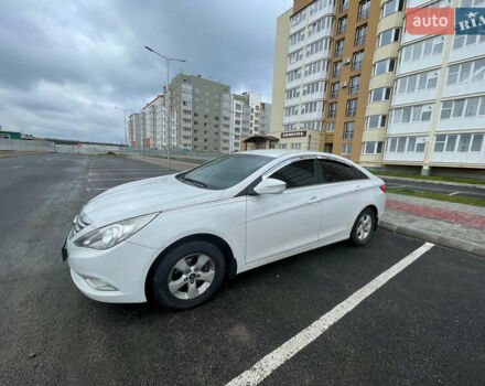 Хендай Соната 2013 в Виннице на Automoto.ua Белый Хендай Соната, объемом двигателя 2 л и пробегом 128 тыс. км за 9100 $, фото 4 на Automoto.ua
