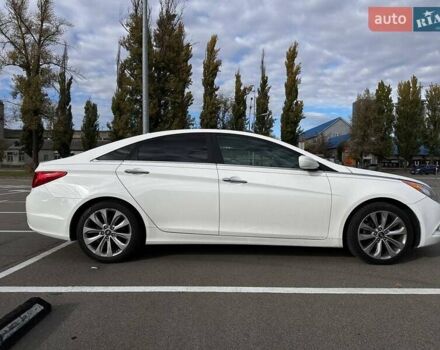 Белый Хендай Соната, объемом двигателя 2.36 л и пробегом 153 тыс. км за 9200 $, фото 9 на Automoto.ua