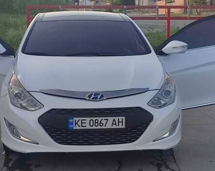 Белый Хендай Соната, объемом двигателя 2 л и пробегом 140 тыс. км за 13000 $, фото 3 на Automoto.ua
