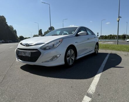 Белый Хендай Соната, объемом двигателя 2.4 л и пробегом 368 тыс. км за 7900 $, фото 1 на Automoto.ua