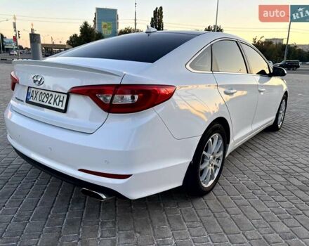 Білий Хендай Соната, об'ємом двигуна 2.36 л та пробігом 144 тис. км за 10900 $, фото 9 на Automoto.ua