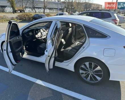 Белый Хендай Соната, объемом двигателя 2 л и пробегом 406 тыс. км за 8000 $, фото 6 на Automoto.ua