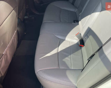 Белый Хендай Соната, объемом двигателя 2.4 л и пробегом 83 тыс. км за 12000 $, фото 13 на Automoto.ua