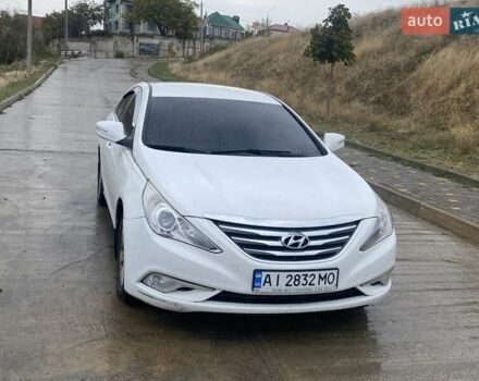 Белый Хендай Соната, объемом двигателя 2 л и пробегом 228 тыс. км за 7600 $, фото 14 на Automoto.ua