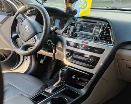 Білий Хендай Соната, об'ємом двигуна 2.36 л та пробігом 220 тис. км за 8100 $, фото 14 на Automoto.ua