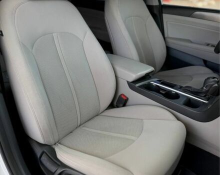 Белый Хендай Соната, объемом двигателя 2.4 л и пробегом 160 тыс. км за 9599 $, фото 18 на Automoto.ua