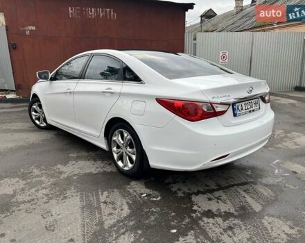 Білий Хендай Соната, об'ємом двигуна 2 л та пробігом 267 тис. км за 8500 $, фото 4 на Automoto.ua