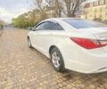 Белый Хендай Соната, объемом двигателя 2 л и пробегом 570 тыс. км за 6200 $, фото 4 на Automoto.ua