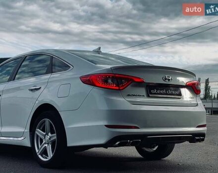 Белый Хендай Соната, объемом двигателя 2 л и пробегом 135 тыс. км за 11799 $, фото 6 на Automoto.ua