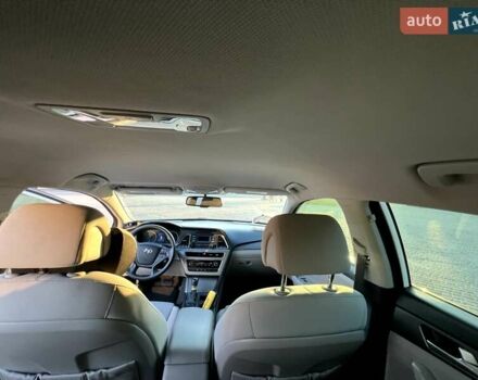 Білий Хендай Соната, об'ємом двигуна 2.36 л та пробігом 144 тис. км за 10900 $, фото 30 на Automoto.ua