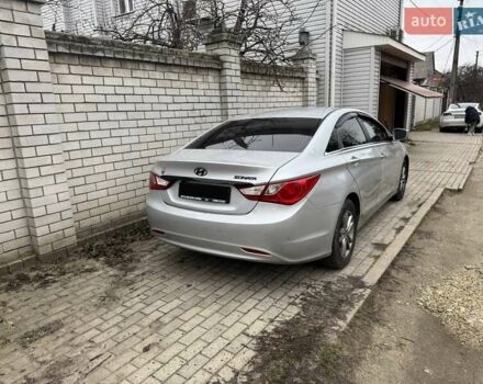 Білий Хендай Соната, об'ємом двигуна 2 л та пробігом 260 тис. км за 5000 $, фото 2 на Automoto.ua