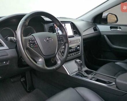 Белый Хендай Соната, объемом двигателя 2 л и пробегом 256 тыс. км за 11200 $, фото 36 на Automoto.ua