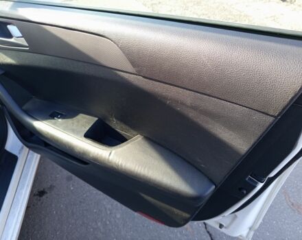 Білий Хендай Соната, об'ємом двигуна 0 л та пробігом 330 тис. км за 10000 $, фото 8 на Automoto.ua