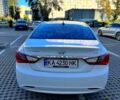 Белый Хендай Соната, объемом двигателя 2 л и пробегом 330 тыс. км за 6200 $, фото 2 на Automoto.ua