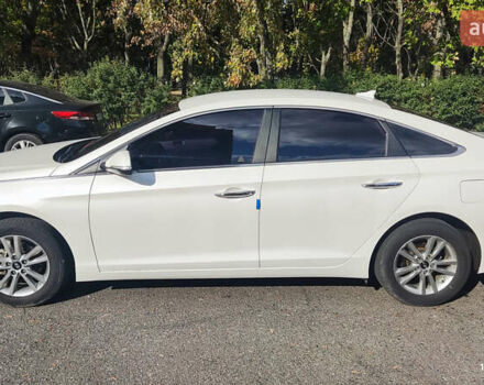 Білий Хендай Соната, об'ємом двигуна 2 л та пробігом 188 тис. км за 13300 $, фото 2 на Automoto.ua